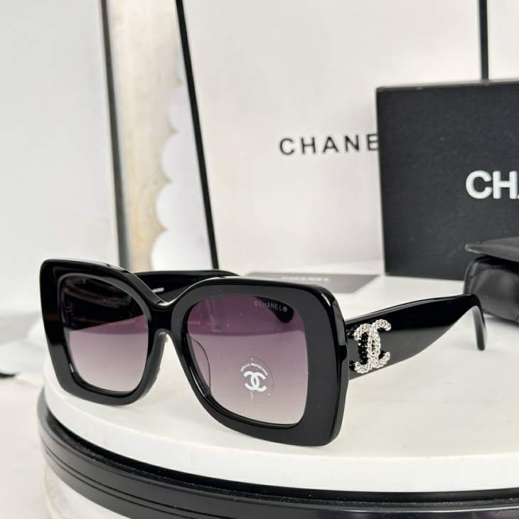 Picture of Chanel Sunglasses _SKUfw77121232fw